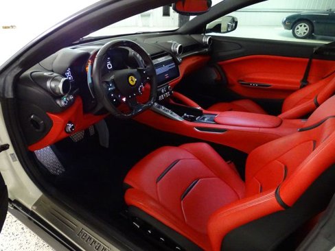 Used 2019 Ferrari GTC4Lusso image 16