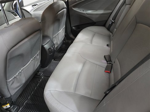 Used 2012 Hyundai Sonata Hybrid w/ Ultimate Pkg image 16