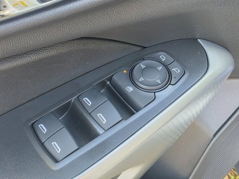 New 2025 Chevrolet Trax LS w/ LS Convenience Package image 16