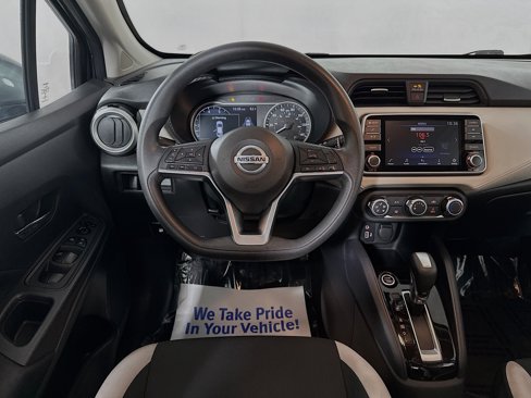 Used 2021 Nissan Versa SV image 20