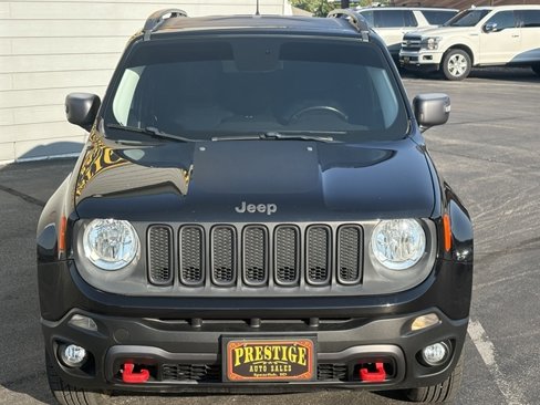 Used 2016 Jeep Renegade Trailhawk w/ Premium Trailhawk Package image 4
