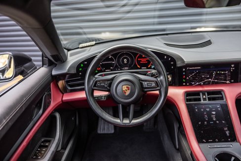 Certified 2022 Porsche Taycan 4 Cross Turismo image 13