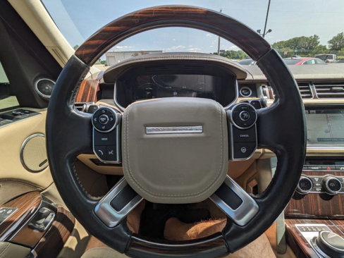 Used 2016 Land Rover Range Rover HSE image 16