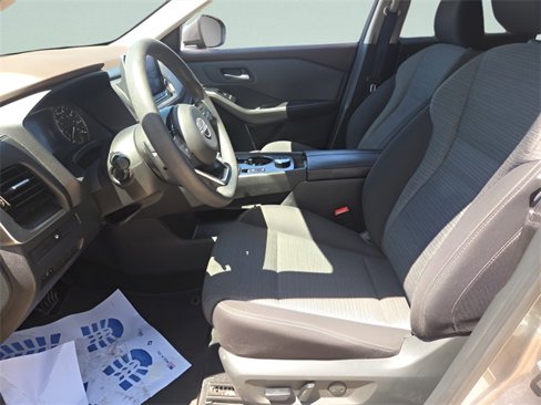 Used 2022 Nissan Rogue SV image 13
