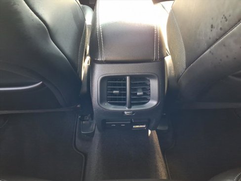 Used 2019 Jeep Cherokee Limited w/ Luxury Group image 32