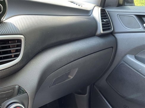 Used 2019 Hyundai Tucson SE image 30