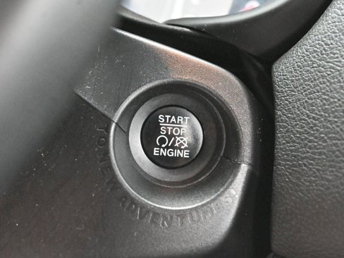Used 2016 Jeep Renegade Latitude w/ Cold Weather Group image 27
