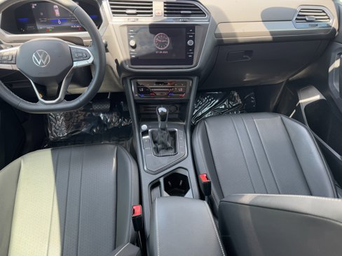 Certified 2022 Volkswagen Tiguan SE image 15
