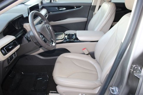 Used 2021 Lincoln Nautilus FWD w/ Equipment Group 101A image 4