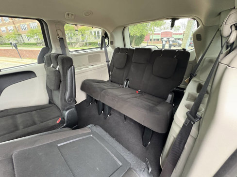 Used 2012 Dodge Grand Caravan SXT image 24