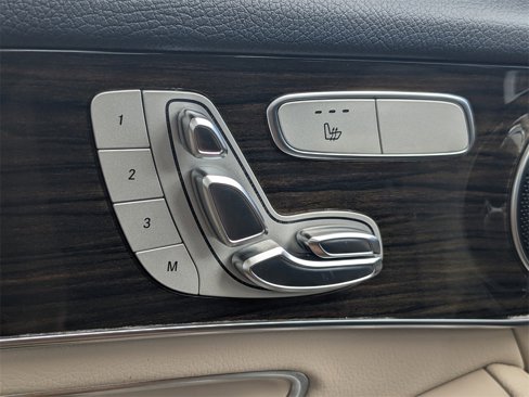 Used 2019 Mercedes-Benz GLC 300 image 25