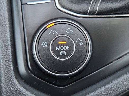 Used 2022 Volkswagen Taos SE image 9