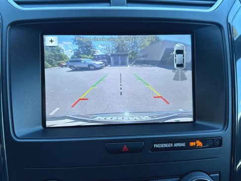 Used 2018 Ford Explorer XLT w/ Equipment Group 201A image 19