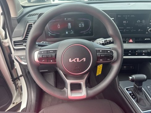 Used 2024 Kia Sportage LX image 13