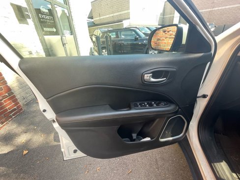 Used 2019 Jeep Compass Latitude w/ Cold Weather Group image 10