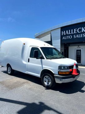 Used 2015 Chevrolet Express 3500 image 9