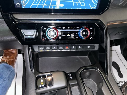 Used 2023 GMC Sierra 1500 AT4 w/ AT4 Premium Package image 31