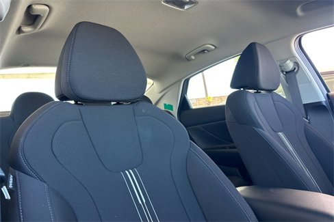 Used 2024 Hyundai Elantra SEL image 17