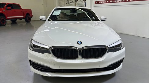 Used 2019 BMW 530e w/ Convenience Package image 4