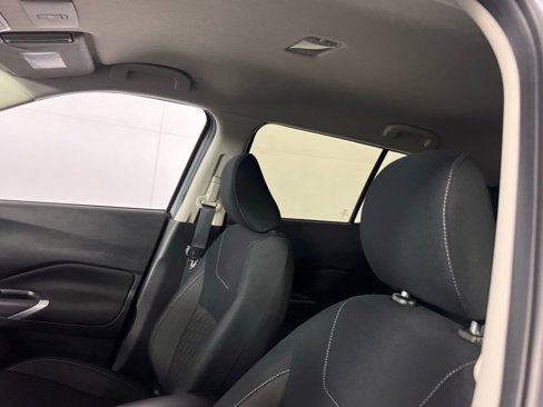 Used 2024 Nissan Kicks SV image 25