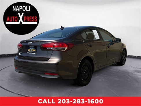 Used 2017 Kia Forte LX image 3
