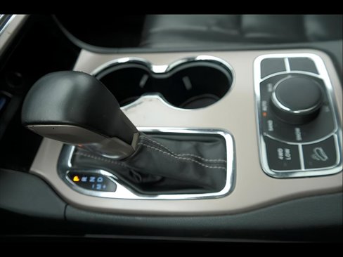 Used 2017 Jeep Grand Cherokee Limited w/ Luxury Group II image 20