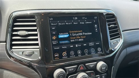 Used 2022 Jeep Grand Cherokee Laredo X image 15