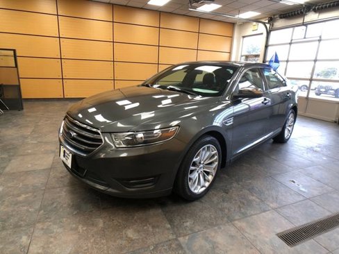 Certified 2017 Ford Taurus Limited image 3