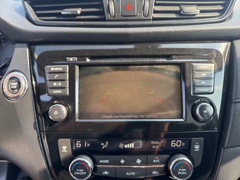 Used 2019 Nissan Rogue SV image 15