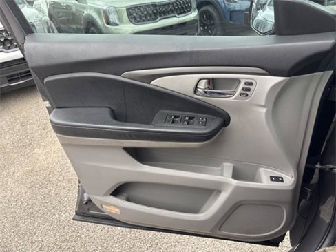 Used 2016 Honda Pilot Touring image 21