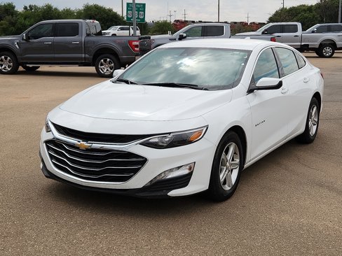 Used 2024 Chevrolet Malibu LT image 1