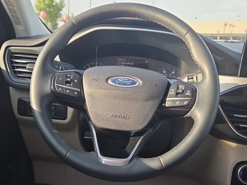 Used 2022 Ford Escape SEL image 23