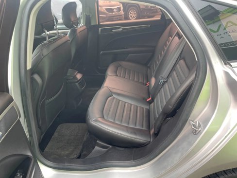 Used 2014 Ford Fusion SE w/ Equipment Group 202A image 11
