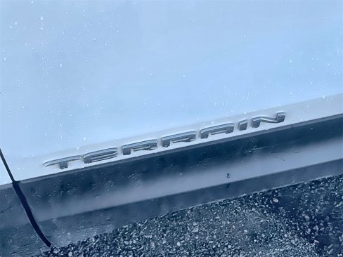 Used 2024 GMC Terrain SLT image 39