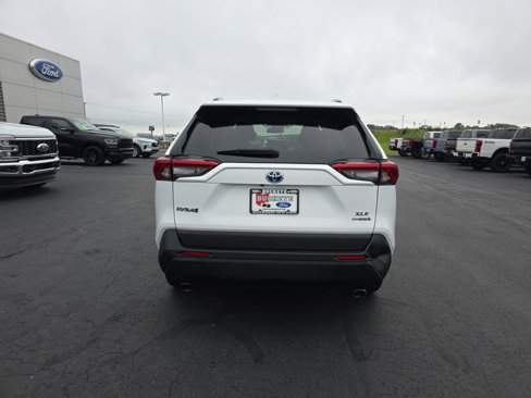 Used 2021 Toyota RAV4 XLE image 4