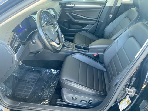 Certified 2022 Volkswagen Jetta SE image 21