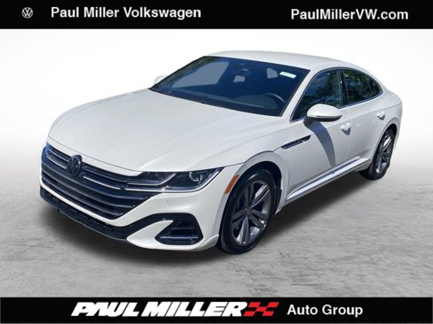 Certified 2023 Volkswagen Arteon SE image 1