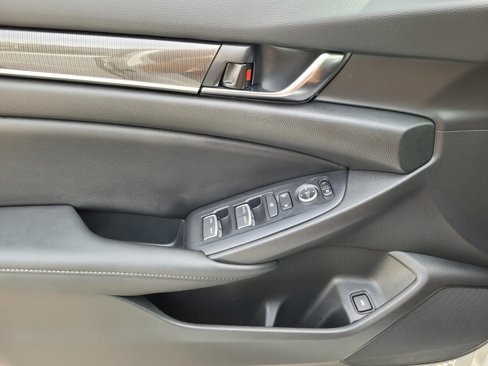Used 2022 Honda Accord Sport image 8