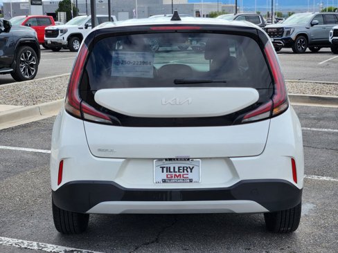 Used 2023 Kia Soul LX image 9