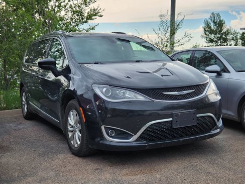 Used 2018 Chrysler Pacifica Touring-L Plus image 19