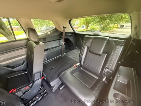 Used 2021 Volkswagen Atlas SE image 44