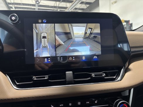 New 2026 Chevrolet Equinox ACTIV w/ Safety and Technology Package image 18