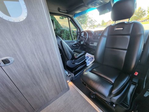 Used 2022 Mercedes-Benz Sprinter 2500 image 12