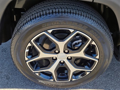 Certified 2024 Jeep Compass Limited image 9