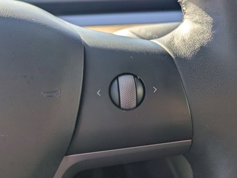 Used 2023 Tesla Model 3 Standard Range image 17