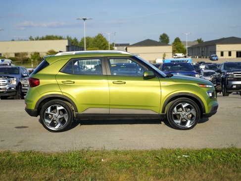 Used 2021 Hyundai Venue SEL w/ Cargo Package image 4