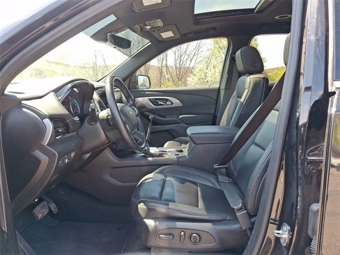 Used 2022 Chevrolet Traverse LT w/ LT Premium Package image 11