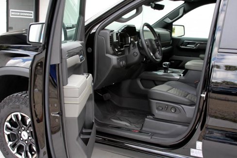 Used 2025 Chevrolet Silverado 1500 ZR2 w/ Technology Package image 21