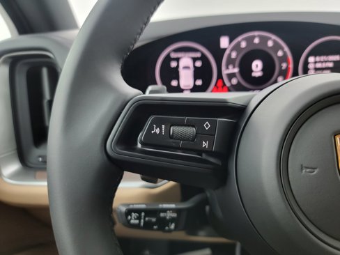 New 2026 Porsche Cayenne image 19