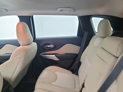 Used 2018 Jeep Cherokee Latitude image 18
